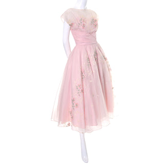 1950s Vintage Dress Pink Fairytale Gown Floral Embroidery Full Skirt - Dressing Vintage
