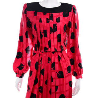 1980s Albert Nipon Vintage Red and Black Print Dress pleated front