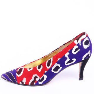 1980s Andrea Pfister Red Blue & Gold Abstract Leopard Print Pumpa Shoes Heels 