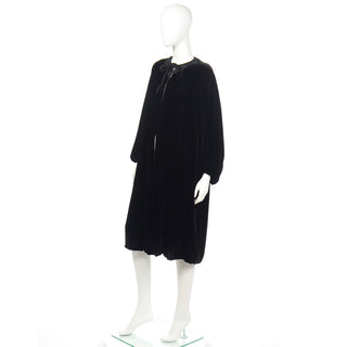1920s Vintage Black Silk Velvet Evening Coat