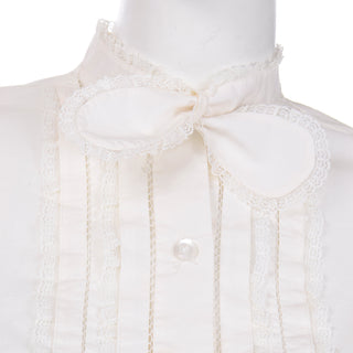 1950s prairie peasant style vintage Jean Kelly white cotton blouse with lace and bow
