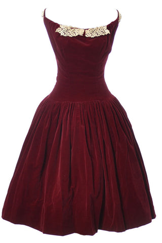 1950's Vintage Dress Red Velvet & Lace Leon Frank Dayton Ohio - Dressing Vintage