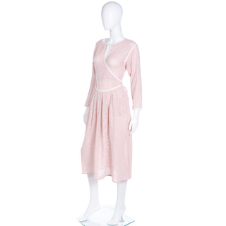 1980s Geoffrey Beene Pink Woven Wrap Dress With White Trim with keyhole opening