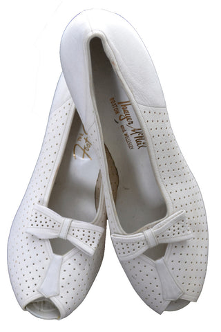 1940's Ivory Vintage Peep Toe Bow Shoes 8.5 B - Dressing Vintage