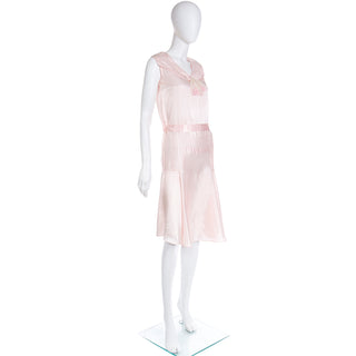 1920s Pink Satin Sleeveless Dress with Belt & Organza Bow 