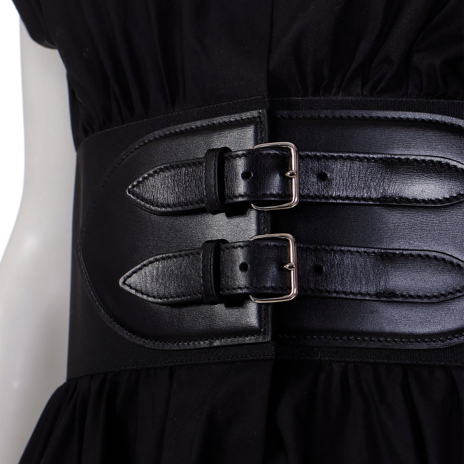 Alaia Black Cotton Poplin Dress W Attached Leather Trim Buckle Belt Modig Alaia Black Cotton Poplin Dress W Attached Leather Trim Buckle Belt Modig