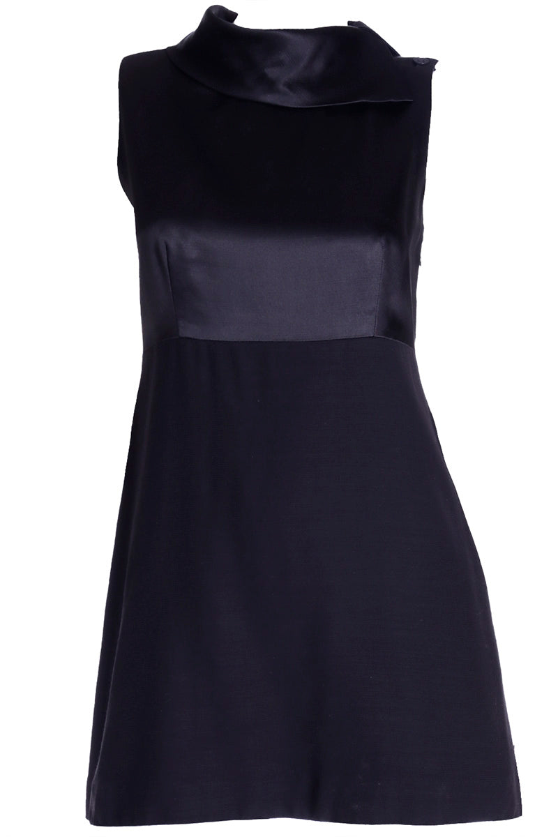1990s Isaac Mizrahi Black Sleeeless Cocktail Dress w Folded Collar Modig 1990s Isaac Mizrahi Black Sleeeless Cocktail Dress w Folded Collar Modig