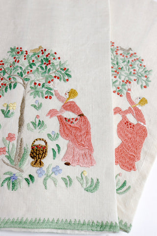 Vintage Baroness Rapisardi of Florence Hand Embroidered Set of Hand Towels