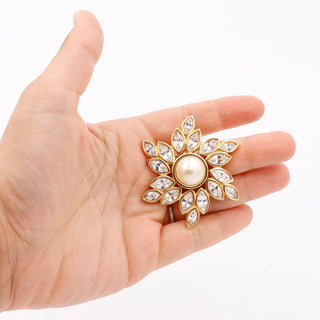 1980s SAL Swarovski Crystal Star Shaped Flower Brooch w Center Pearl