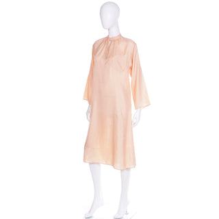 1970s Vintage Peach Easy Day Dress W Band Collar & Rolled Tab Sleeves