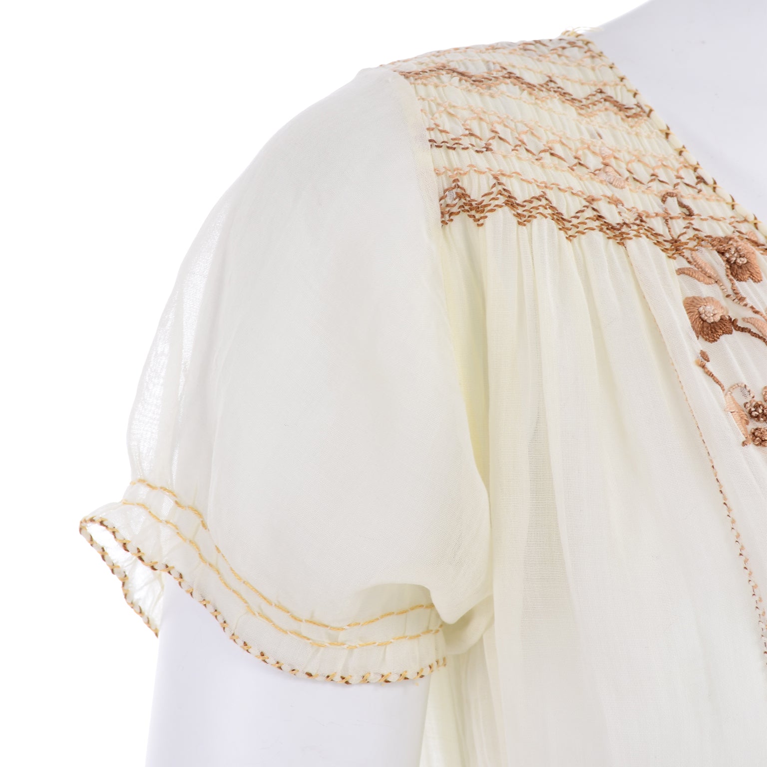 1920s Hungarian Peasant Embroidered Cream Cotton Dress w Smock Pleatin Modig 1920s Hungarian Peasant Embroidered Cream Cotton Dress w Smock Pleatin Modig