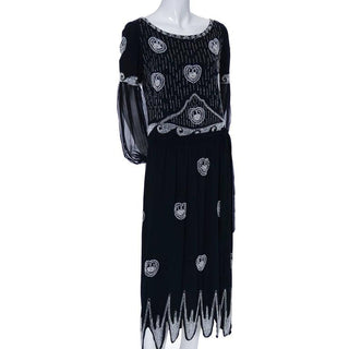Roaring 20's vintage dress in black with beading