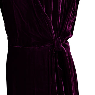 1930s Vintage Burgundy Silk Velvet Evening Dress Size Extra Large tie at waist