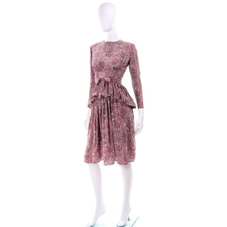 1940s Novelty Toile Print Mauve Pink Vintage Dress w Peplum