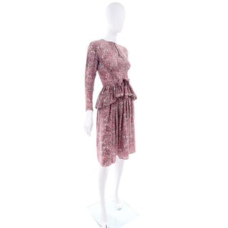 1940s Novelty Toile Print Mauve Rose Pink Vintage Dress w Peplum