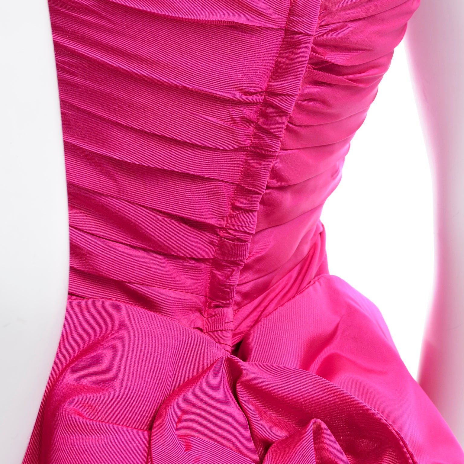 1980s Vintage Bright Pink Evening Dress w/ Giant Bow & Ruching 4/6 – Modig 1980s Vintage Bright Pink Evening Dress w/ Giant Bow & Ruching 4/6 – Modig