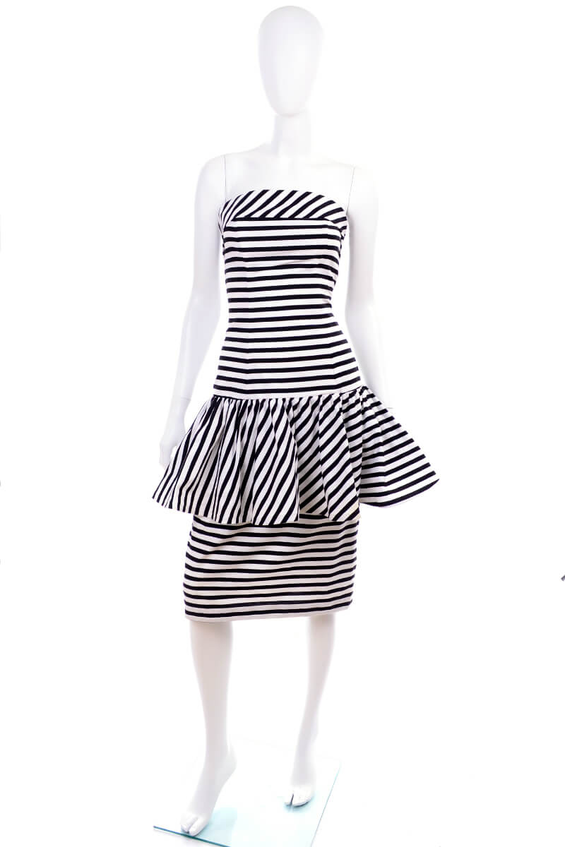 black and white striped peplum dress Vestido Midi Bria Peplum Striped - Blanco Negro