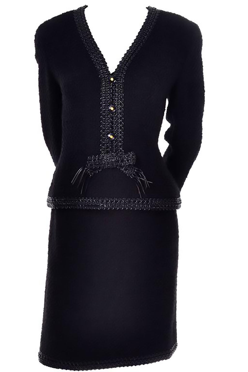 1994 Chanel Vintage Suit in Black Wool Boucle w/ CC Buttons Modig 1994 Chanel Vintage Suit in Black Wool Boucle w/ CC Buttons Modig