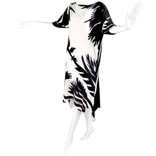 Black & White Vintage Caftan Dress w/ High Contrast Abstract Print