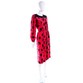 1980s Albert Nipon Vintage Red and Black Leaf Print Dress