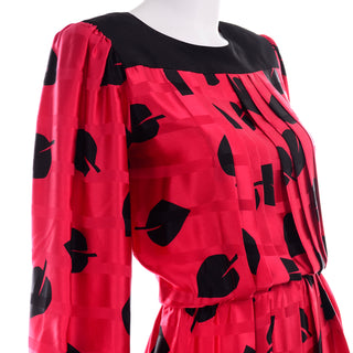 1980s Albert Nipon Vintage Red and Black Print Dress leaf design