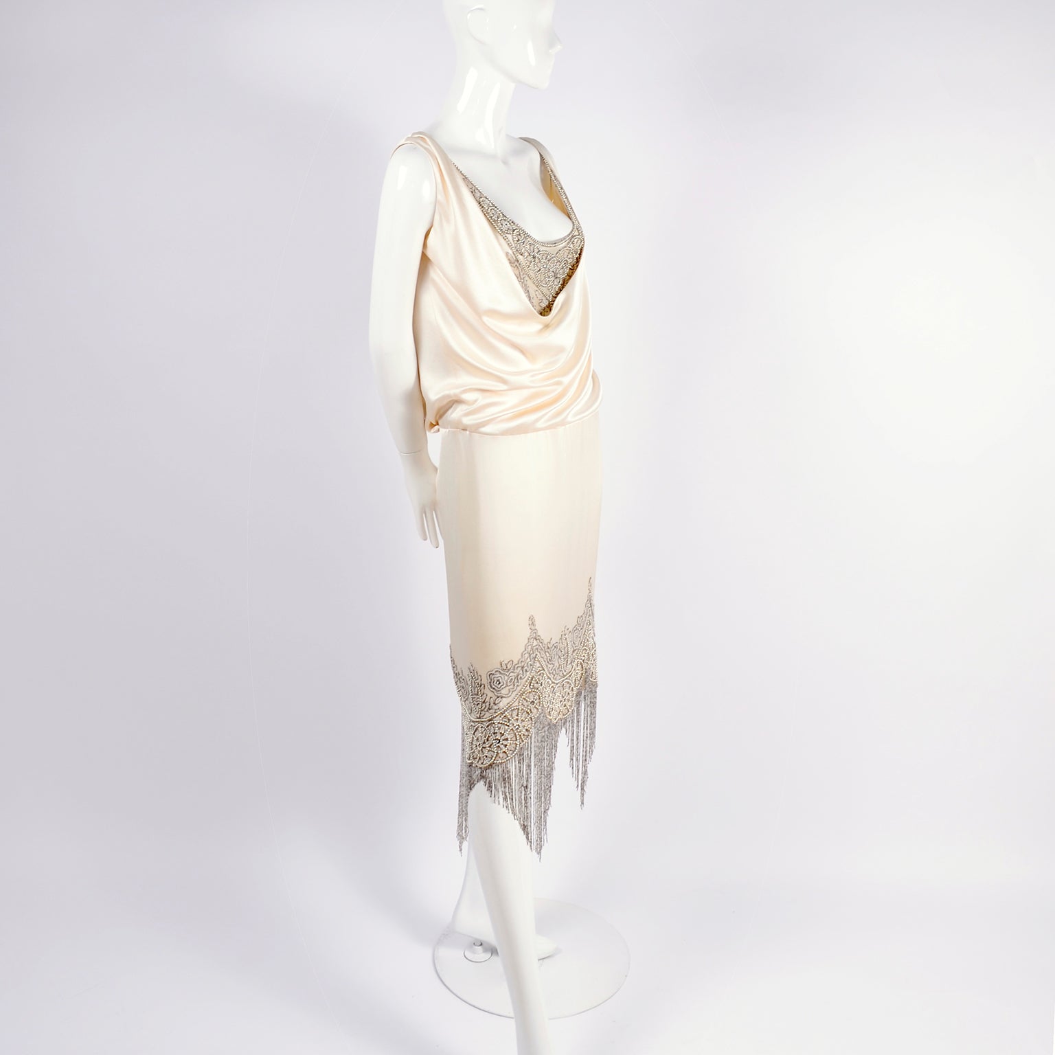 Alexander McQueen Ivory Silk 1920s Insp Dress Hand Beading & Fringe 10 Modig Alexander McQueen Ivory Silk 1920s Insp Dress Hand Beading & Fringe 10 Modig