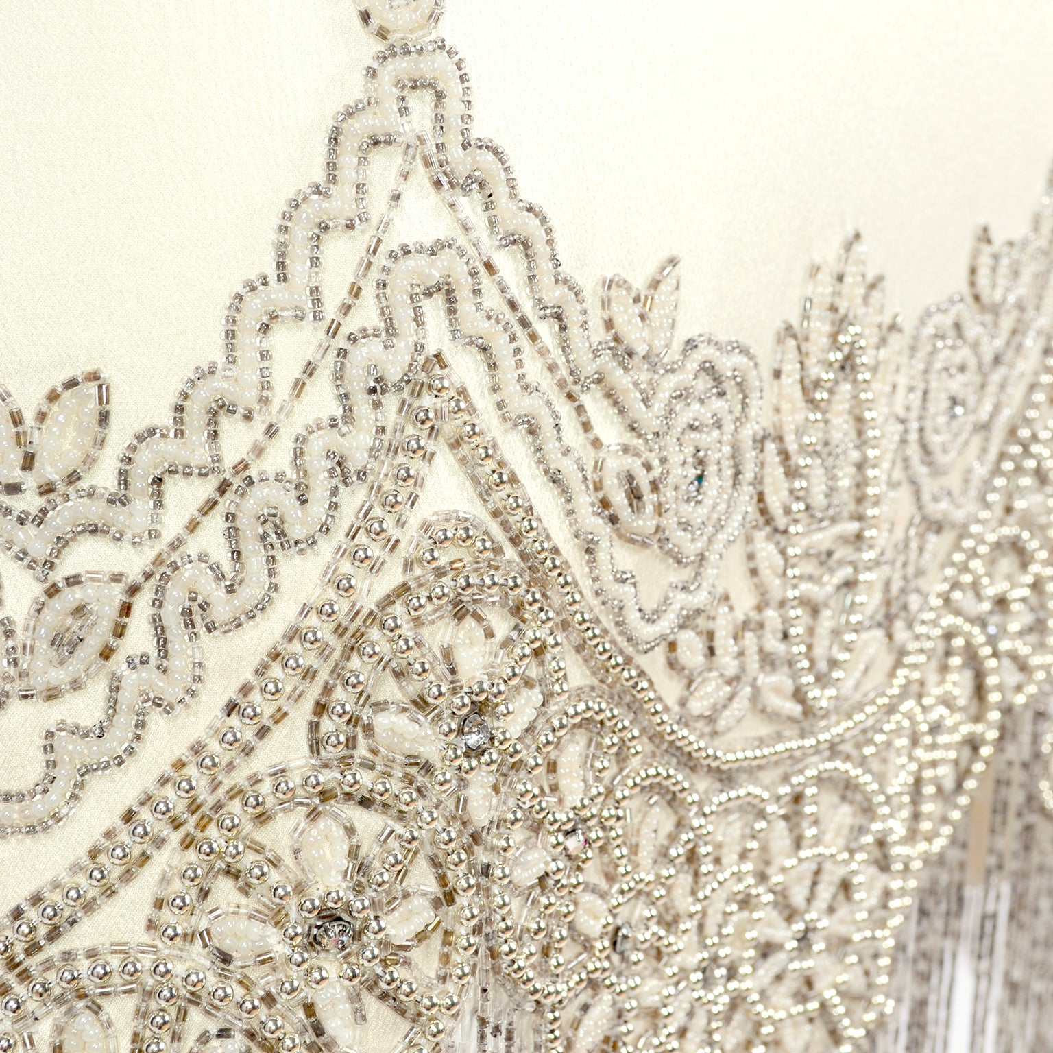 Alexander McQueen Ivory Silk 1920s Insp Dress Hand Beading & Fringe 10 Modig Alexander McQueen Ivory Silk 1920s Insp Dress Hand Beading & Fringe 10 Modig
