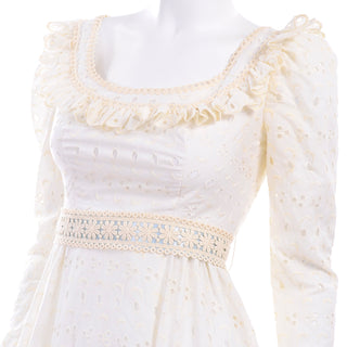 Cottage Core Victorian Inspired Bianchi Vintage Ivory Eyelet Boho Wedding Dress