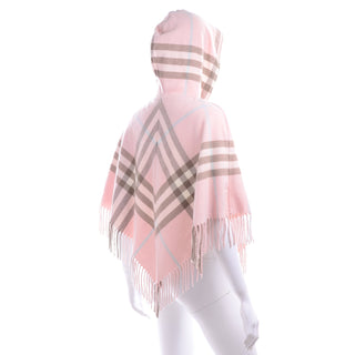 Pale pink wool and cashmere Burberry hooded cape