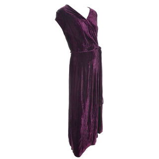 1930s Vintage Burgundy Silk Velvet Evening Dress Size Extra Large sleeveless