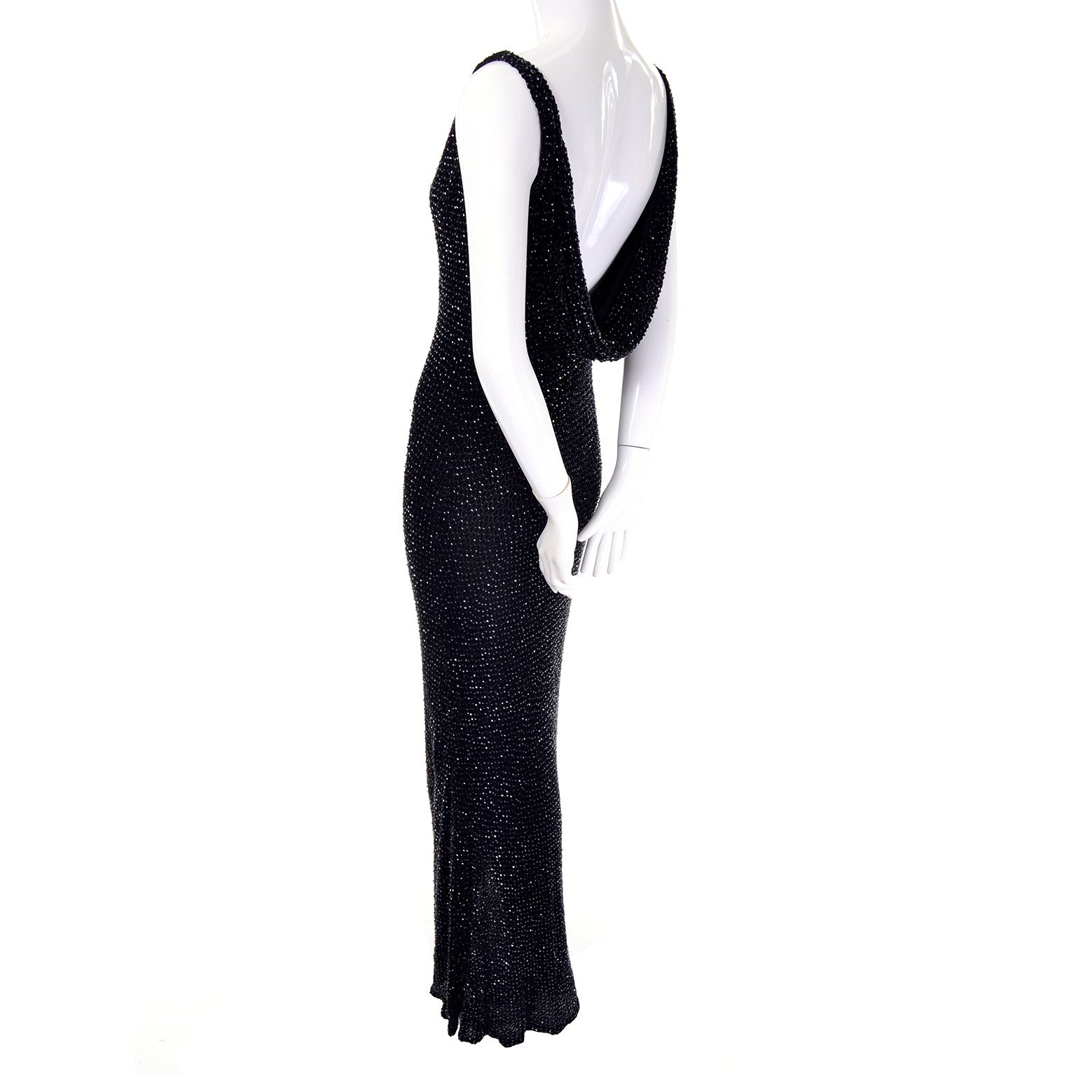 1990s Carmen Marc Valvo Black Velvet Evening Dress with Drop Neckline Modig 1990s Carmen Marc Valvo Black Velvet Evening Dress with Drop Neckline Modig