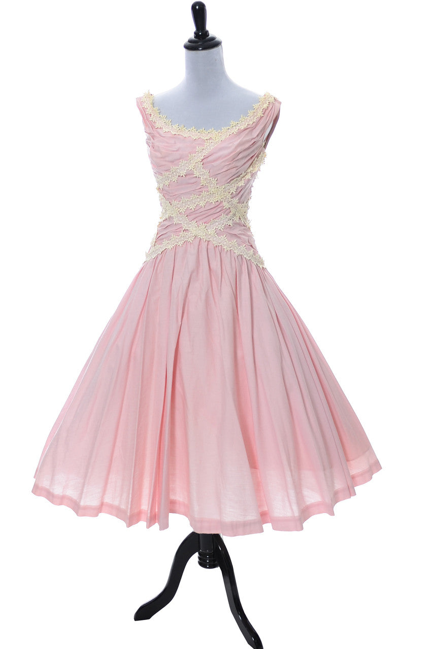 Pink 1950s Ceil Chapman vintage dress lace trim with beautiful full skirt Modig Pink 1950s Ceil Chapman vintage dress lace trim with beautiful full skirt Modig
