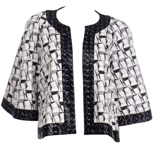 Size 40 Chanel 2015 Dubai Runway Black & White Abstract Graphic Print Jacket