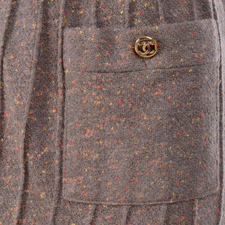 Chanel skirt with reverse seams and pockets