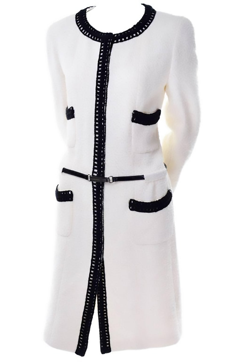F/W 2000 Chanel Vintage Coat Dress in White Tweed w/ Black Trim 8/10 Modig F/W 2000 Chanel Vintage Coat Dress in White Tweed w/ Black Trim 8/10 Modig