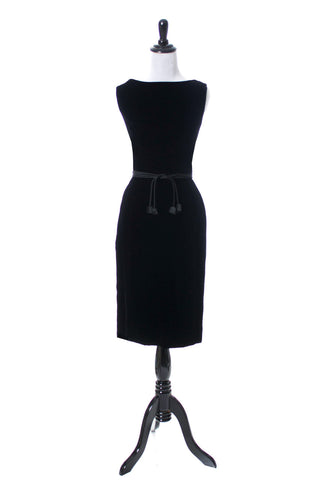 Velvet 1960s vintage little black cocktail dress - Dressing Vintage