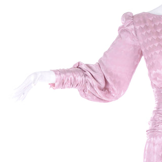 1970s Vintage Estevez Evening Dress in Pink Diamond Print w/ Ruching 8