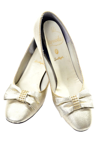 1960's Gaymode Vintage Gold Heels with Bows Size 6.5 - Dressing Vintage