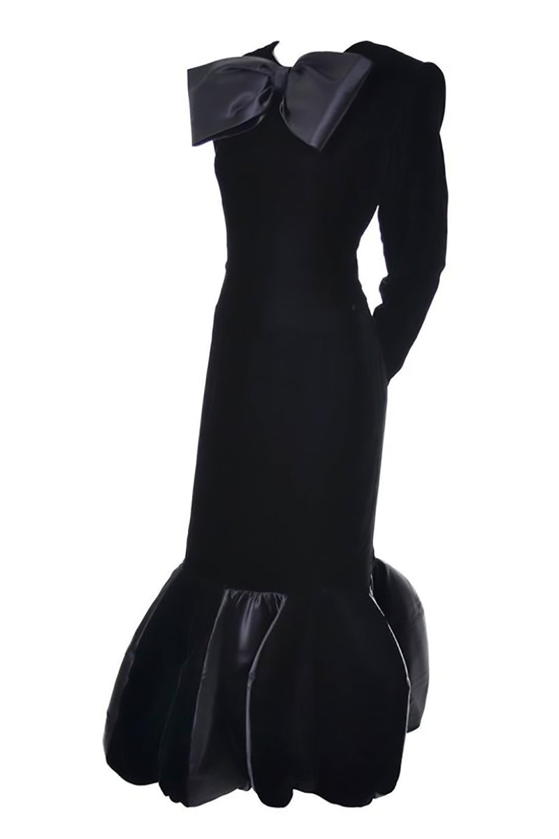 1980's Givenchy Avant Garde Evening Gown Black Velvet & Taffeta 12 Modig 1980's Givenchy Avant Garde Evening Gown Black Velvet & Taffeta 12 Modig