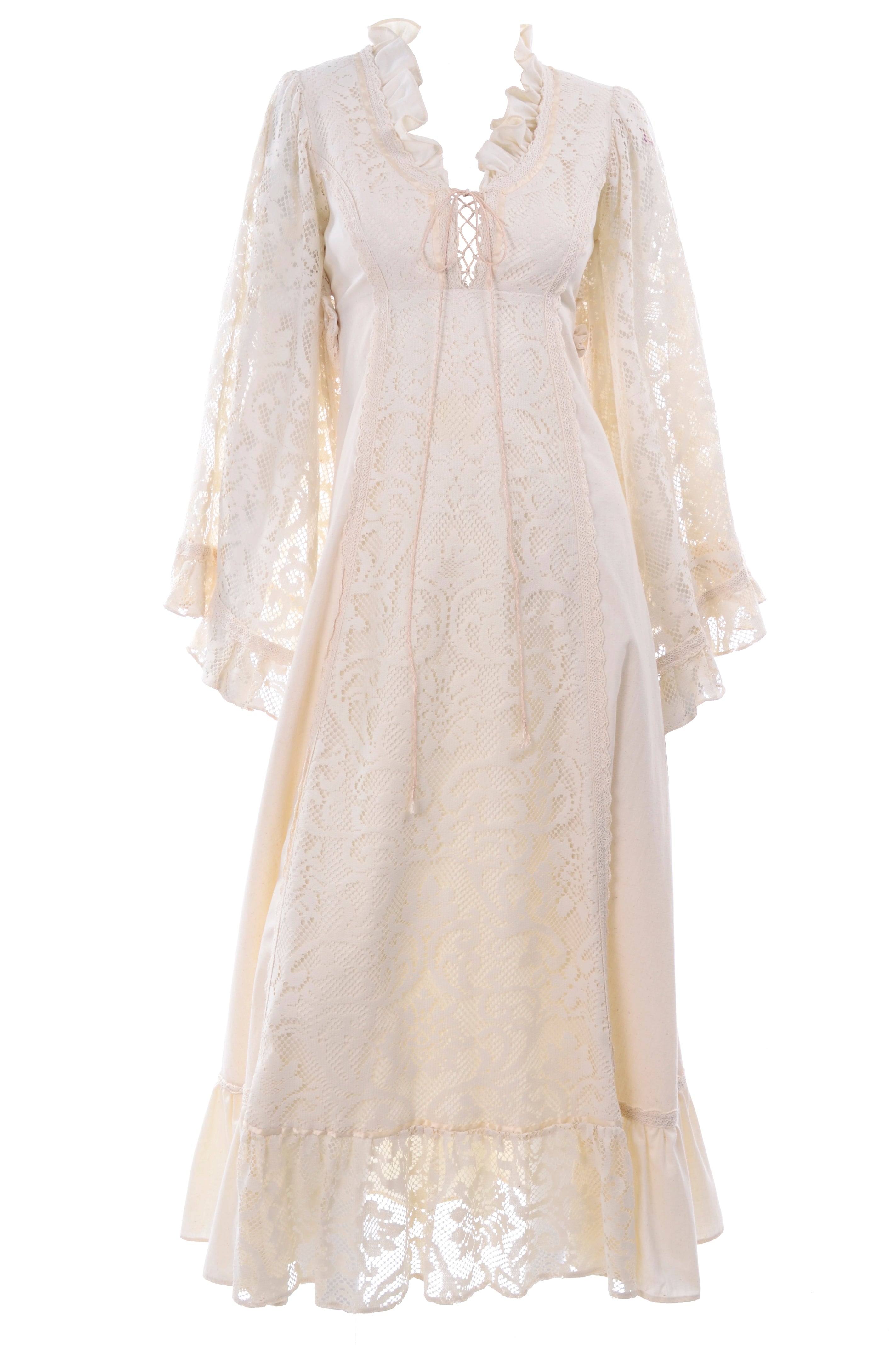 1970s Gunne Sax Lace Angel Sleeve Vintage Bohemian Wedding Dress Modig 1970s Gunne Sax Lace Angel Sleeve Vintage Bohemian Wedding Dress Modig