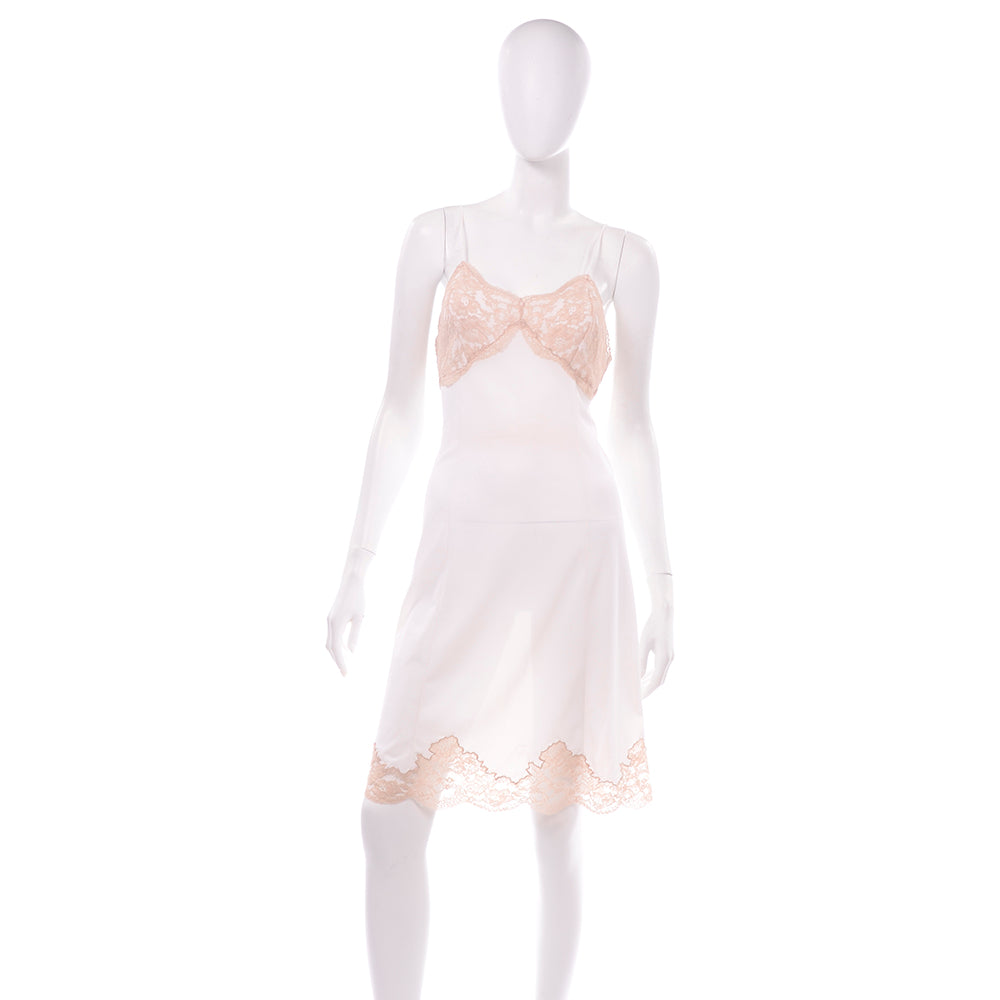 1960s Lord & Taylor White Slip Dress w/ Cream Lace Small Medium Modig 1960s Lord & Taylor White Slip Dress w/ Cream Lace Small Medium Modig