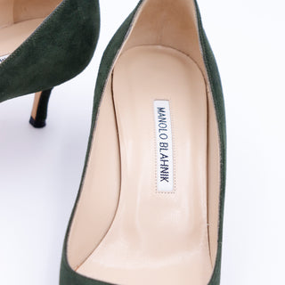 2000s Manolo Blahnik Green Suede Kitten Heel Pumps Shoes made in italy