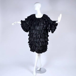 Oscar de la Renta Vintage Ruffle Evening Coat in Black Size Medium - Dressing Vintage