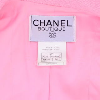 Chanel Vintage Pink Boucle 1997 Blazer Jacket