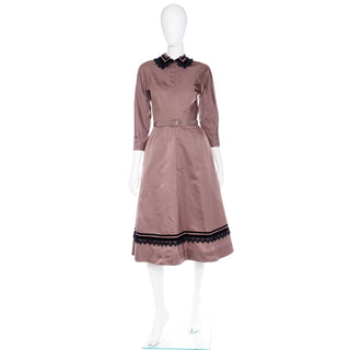 1040s or 1950s Vintage Mauve/Taupe Dress w Black Lace by Karen Stark for Harvey Berin