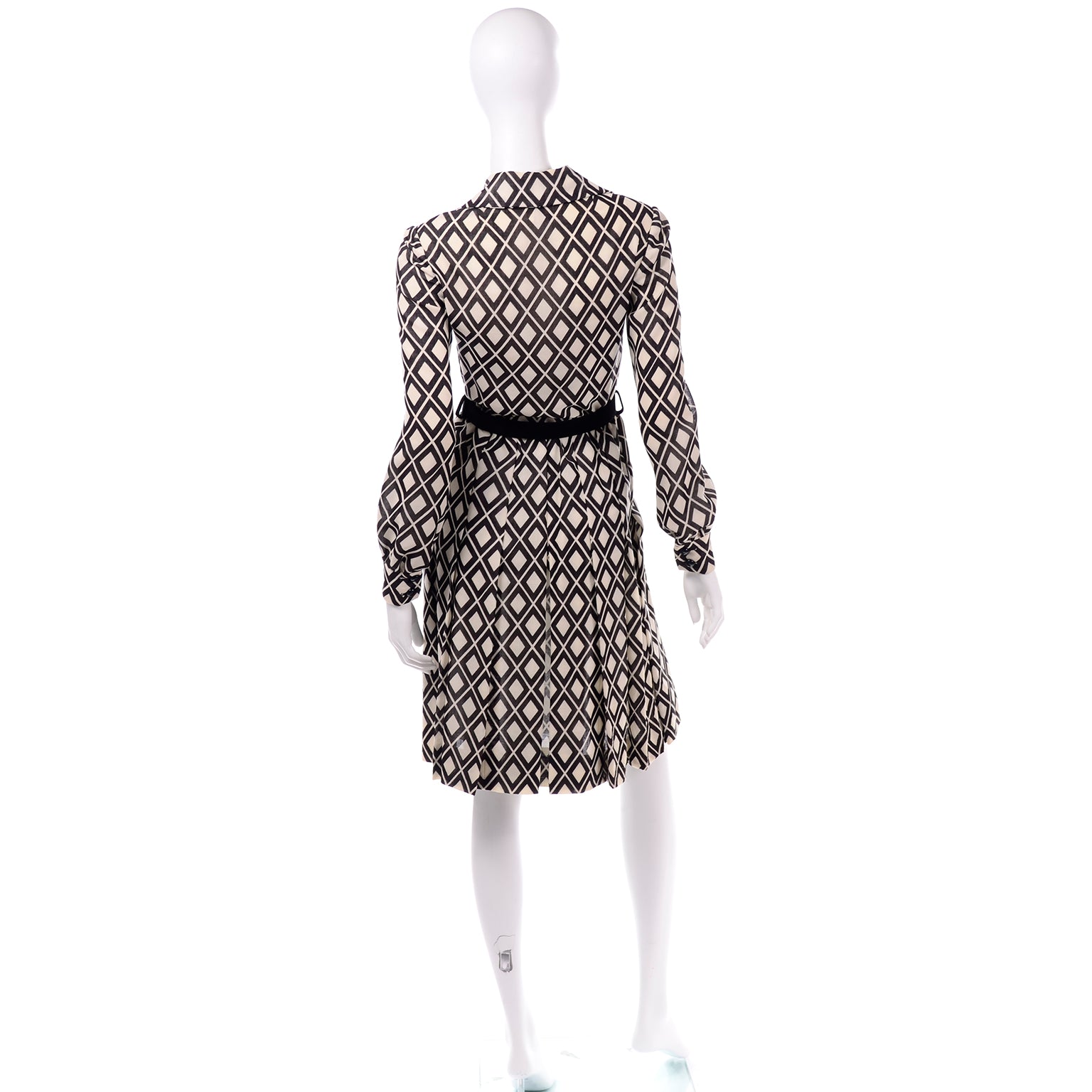 Rare Valentino Vintage 1969 1970 Brown & White Diamond Print Dress Modig Rare Valentino Vintage 1969 1970 Brown & White Diamond Print Dress Modig