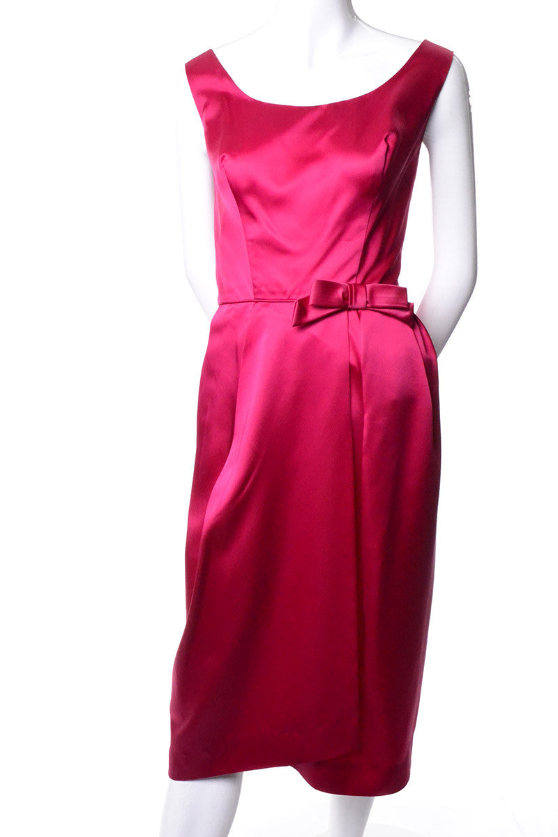 1960s Raspberry Pink Vintage Cocktail Dress by Sue Leslie Size 6 Modig 1960s Raspberry Pink Vintage Cocktail Dress by Sue Leslie Size 6 Modig