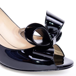 Valentino Black Patent Leather Open Toe Bow Shoes with Heels barely worn