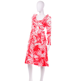 1970s Vintage Victor Costa Red Tropical Print Ruffled Collar Dress