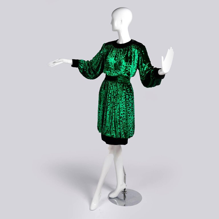 yves saint laurent green dress Superb Fall 1987 Yves Saint Laurent Haute Couture Green Version of Runway Dress w Silk Bow